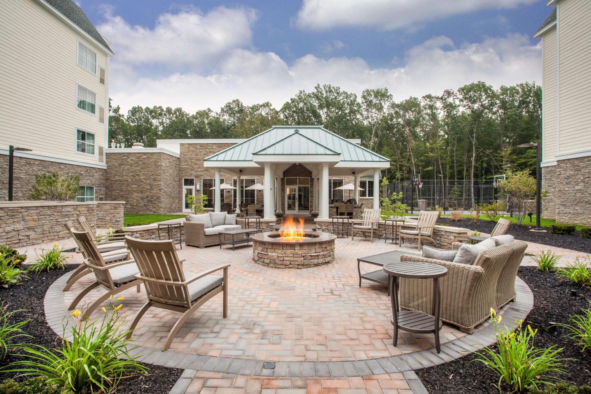 Homewood Suites By Hilton Saratoga Springs Exteriör bild